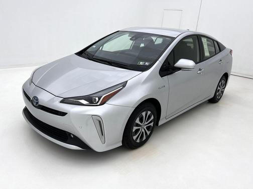 2020 Toyota Prius LE