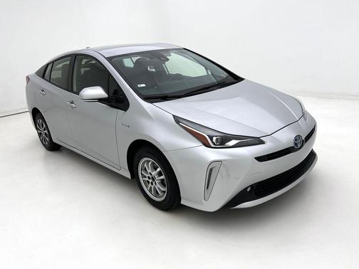 2020 Toyota Prius LE