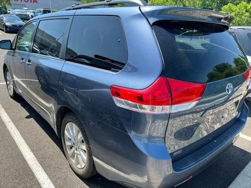 2014 Toyota Sienna XLE