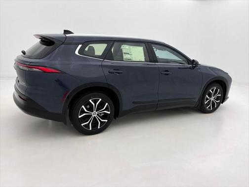 2025 Toyota Crown Signia XLE