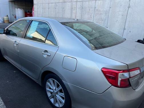 2013 Toyota Camry Hybrid XLE