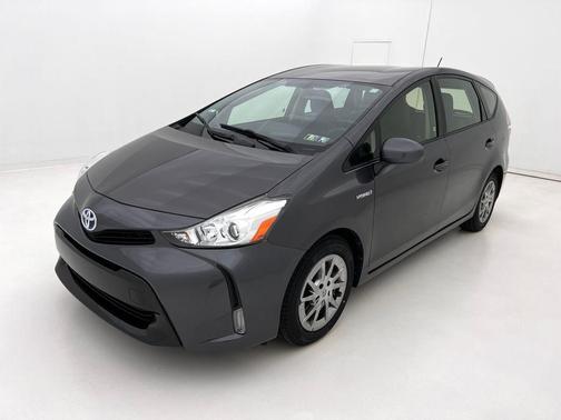2015 Toyota Prius v Four