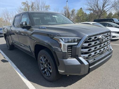 2025 Toyota Tundra Hybrid Platinum