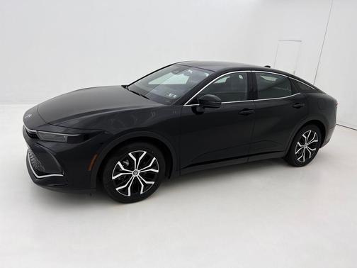 2025 Toyota Crown XLE