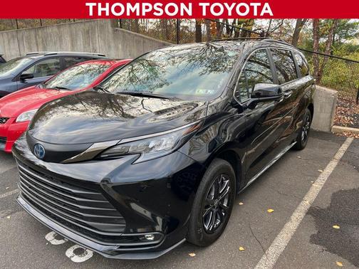 2024 Toyota Sienna Woodland Edition