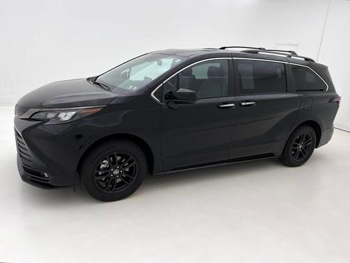 2024 Toyota Sienna Woodland Edition