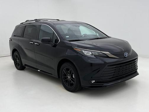 2024 Toyota Sienna Woodland Edition