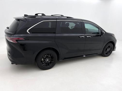2024 Toyota Sienna Woodland Edition