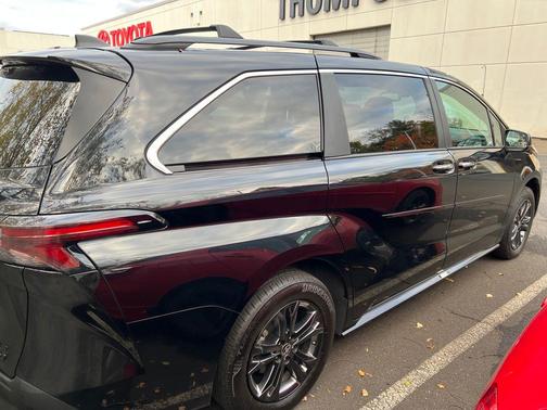 2024 Toyota Sienna Woodland Edition