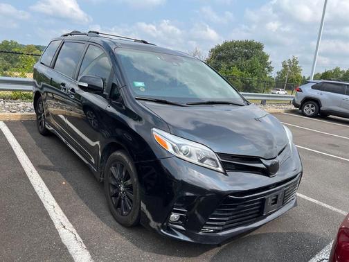 2019 Toyota Sienna Limited Premium
