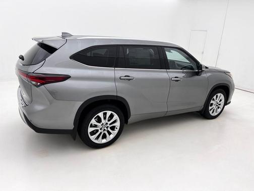2025 Toyota Highlander Limited