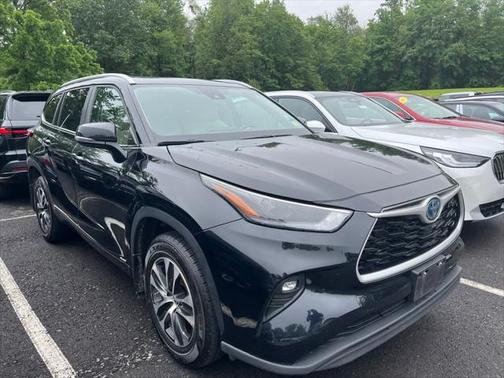2023 Toyota Highlander Hybrid XLE
