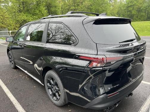 2025 Toyota Sienna Woodland Edition