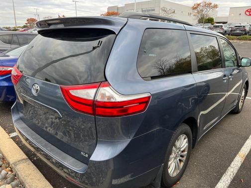 2015 Toyota Sienna XLE Premium