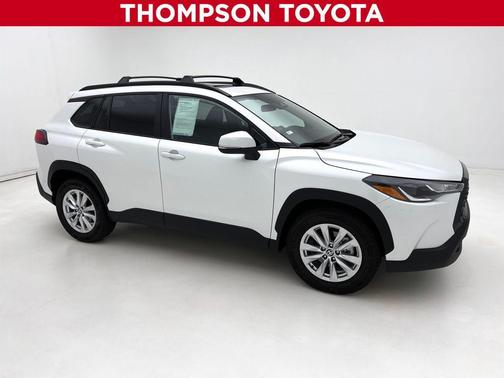 2024 Toyota Corolla Cross LE
