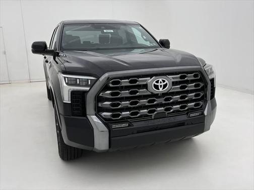 2025 Toyota Tundra Hybrid Platinum