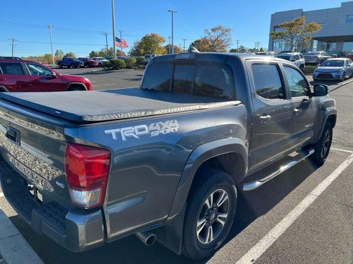 2016 Toyota Tacoma SR