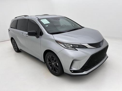 2024 Toyota Sienna XSE 7 Passenger
