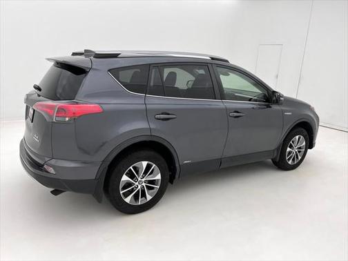 2017 Toyota RAV4 Hybrid XLE