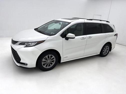 2021 Toyota Sienna XLE 7 Passenger