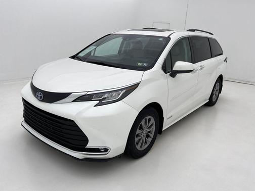 2021 Toyota Sienna XLE 7 Passenger