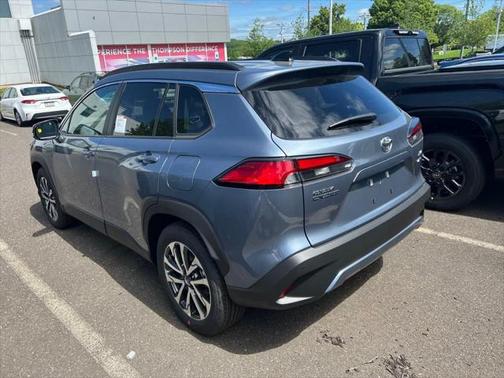 2025 Toyota Corolla Cross XLE
