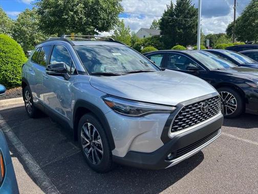 2025 Toyota Corolla Cross XLE