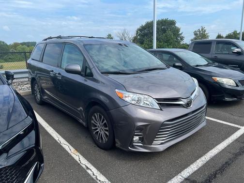 2019 Toyota Sienna XLE Premium