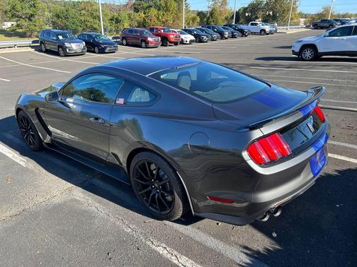 2016 Ford Shelby GT350 Base