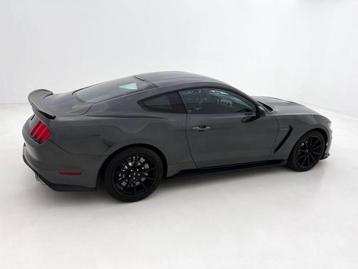 2016 Ford Shelby GT350 Base