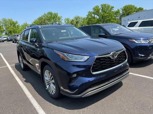 2025 Toyota Highlander Hybrid Platinum