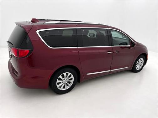 2018 Chrysler Pacifica Touring-L