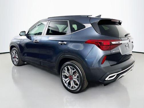 Gravity Gray 2021 Kia Seltos SX