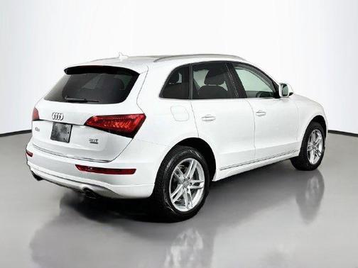 Ibis White 2017 Audi Q5 2.0T Premium