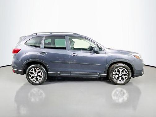 Magnetite Gray Metallic 2021 Subaru Forester Premium