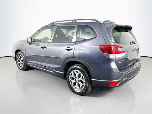 Magnetite Gray Metallic 2021 Subaru Forester Premium