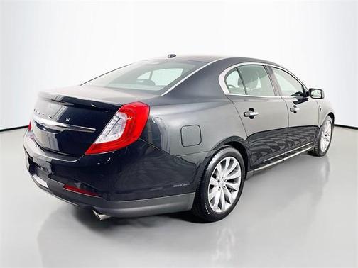 2015 Lincoln MKS Base