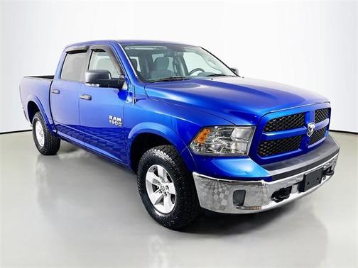 2016 RAM 1500 SLT