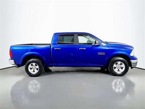 2016 RAM 1500 SLT