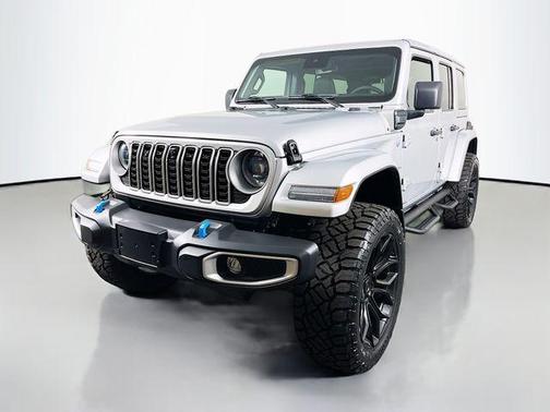 Silver Zynith Clearcoat 2024 Jeep Wrangler 4xe Sahara