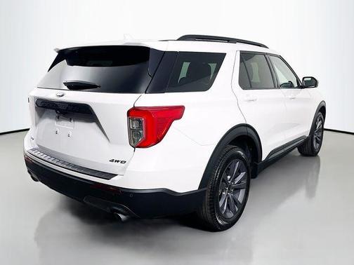 White Metallic 2024 Ford Explorer XLT
