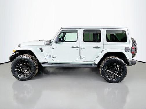 Earl Clearcoat 2024 Jeep Wrangler 4xe Sahara