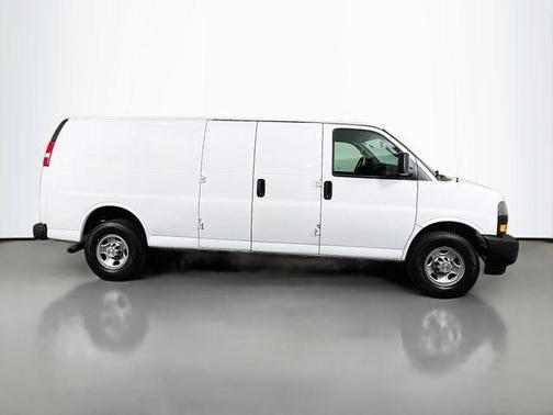 Summit White 2019 Chevrolet Express 2500 Work Van