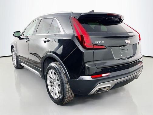 Stellar Black Metallic 2023 Cadillac XT4 Premium Luxury