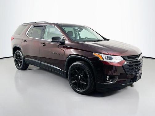 Black Cherry Metallic 2021 Chevrolet Traverse LT Cloth