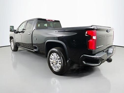 Black 2022 Chevrolet Silverado 2500 High Country