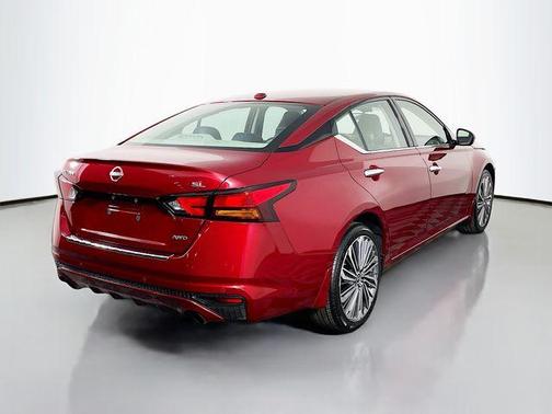 Scarlet Ember 2023 Nissan Altima 2.5 SL