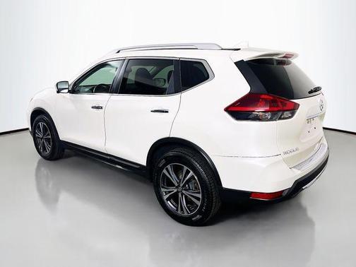 White 2018 Nissan Rogue SL