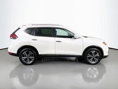 White 2018 Nissan Rogue SL