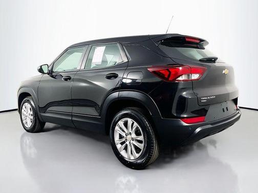 Mosaic Black Metallic 2022 Chevrolet Trailblazer LS